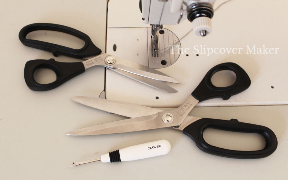 Clover White Ergonomic Seam Ripper