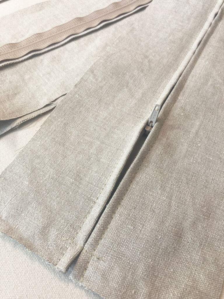 Clover White Ergonomic Seam Ripper